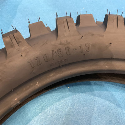 35%-55% Kautschukgehalt auf dem afrikanischen Markt Motorradreifen 120/90 18 Superweiche Reifen