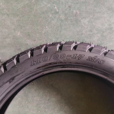 Schwarzer Rohrloser Motorradreifen 110/90-17 mit Inmetro-Zertifikat