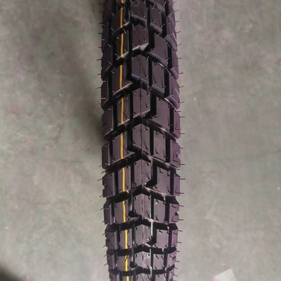 Schwarzer Motorradreifen 3.00-18 perfekt für Ersatz-/Reparaturlösungen