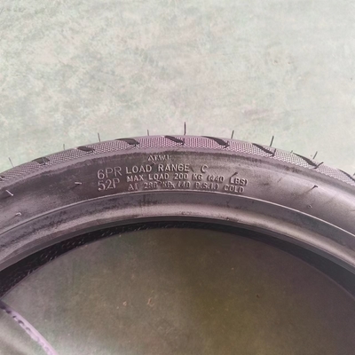 Nylon-Rohrlos-Motorradreifen 100/80-17 OEM in Qingdao mit Ladehafen akzeptiert
