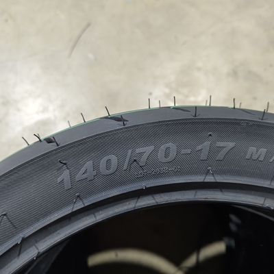 Direktmotorradreifen 140/70-17 mit einem Gummigehalt von 35% bis 55% in Qingdao