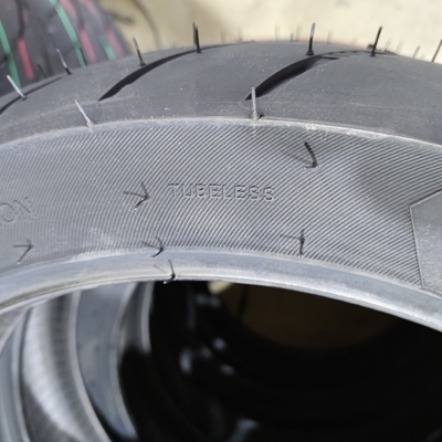 Direktmotorradreifen 140/70-17 mit einem Gummigehalt von 35% bis 55% in Qingdao