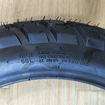 110/90-17 Motorradreifen mit Naturkautschuk und Stahl für eine höhere Leistung