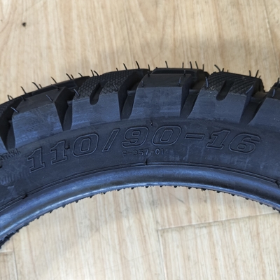 110/90-16 Motorradreifen mit 6PR/8PR Ply Rating und akzeptablen OEM-Service