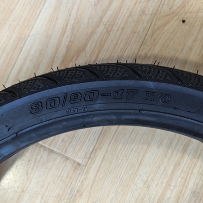 8090-17 Motorradreifen und Motorradröhre mit Naturgummi, Stahl, Nylon-Rohstoff
