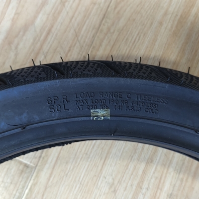 8090-17 Motorradreifen und Motorradröhre mit Naturgummi, Stahl, Nylon-Rohstoff