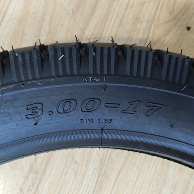 6PR/8PR Ply Rating 3.00-17 Verschleißbeständige Reifen für Kundenbedürfnisse