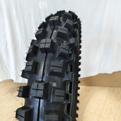 Schwarze weiche Reifen für Russland 1408018 1209019 909021 Ladebereich Qingdao