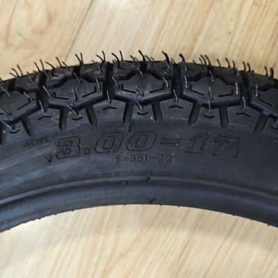 OEM akzeptable Motorradreifen 300-17 für Motorradkautschukgehalt 35%-55%