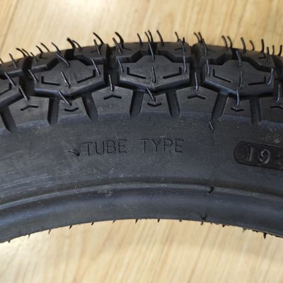 OEM akzeptable Motorradreifen 300-17 für Motorradkautschukgehalt 35%-55%