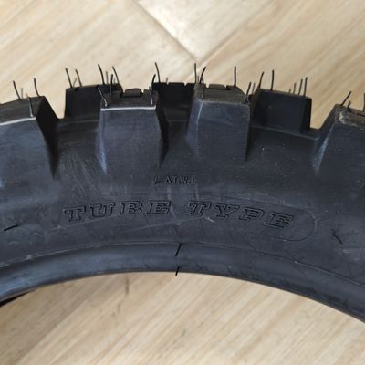 14080-18 1408018 140/80-18 Schwarzer Gummi Reifen Motorradreifen für Motorradräder