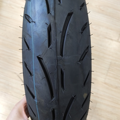 Motorradreifen 130/70-17 aus Naturkautschuk mit akzeptablem OEM