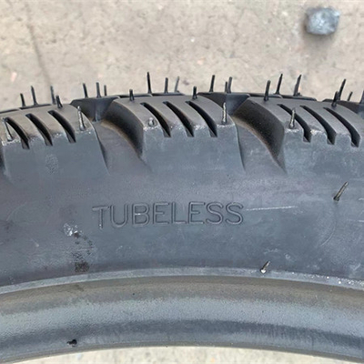 35%-55% Gummigehalt Reifengehäuse für Saphir Motorrad 2.75-18 Ausgezeichnete Leistung