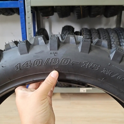 Rohrtyp TT/TL 140/80-18 6/8 PR Superweiche und mittelscheine Motorradreifen für Russland