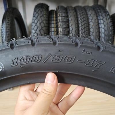 17 Reifengröße Naturkautschuk Motorradreifen 110/90-17 100/90-17 für Leistung