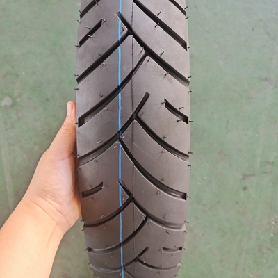 110/80-17 Motorradreifen aus Taiwan mit Natrualgummi und Ply-Klassifizierung 6pr/8pr
