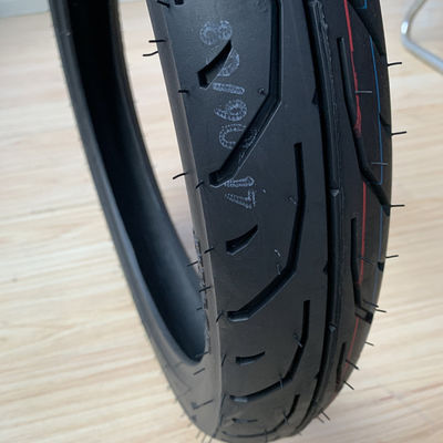 35%-55% Kautschukgehalt auf dem afrikanischen Markt Motorradreifen 80/90-17 Teile Zubehör