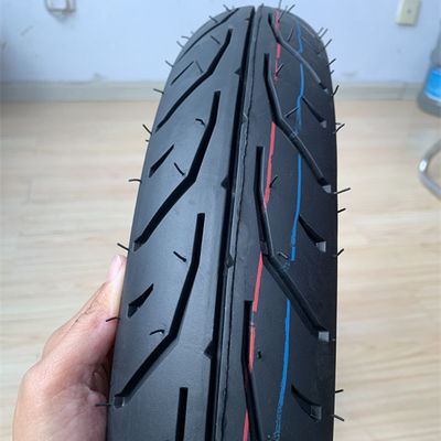 35%-55% Kautschukgehalt auf dem afrikanischen Markt Motorradreifen 80/90-17 Teile Zubehör