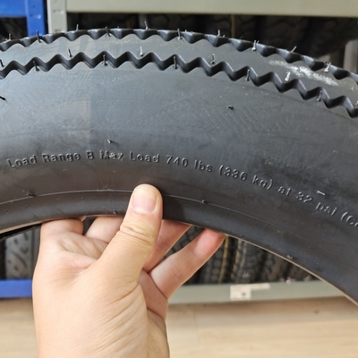 Sawtooth Vintage Motorradreifen Reifen 5.00-16 4.50-18 mit Natrual Gummi in Qingdao