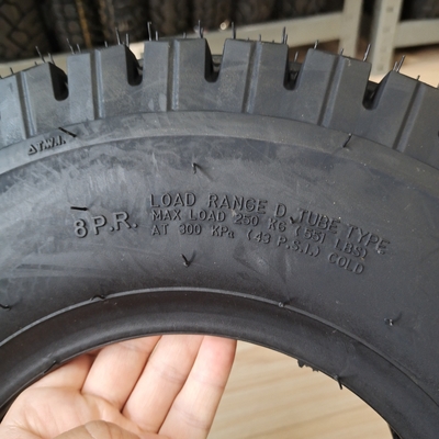 OEM akzeptabel 4.00-8 Motorradreifen für Ägypten Rollerreifen in Schwarz