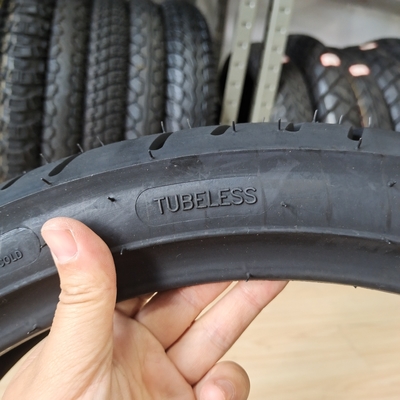 Naturgummi-Motorradreifen 130/70-17 8PR Spare-Teil mit hoher Leistung für Biker