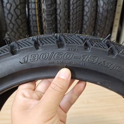 Naturkautschuk Stahl Nylon 130/60-13 TL Rohrlose Motorradreifen für den Markt in Venezuela