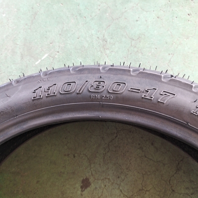 Erschwinglicher 110/80-17 Natrual Gummi Motorradreifen mit OEM in Vietnam akzeptabel