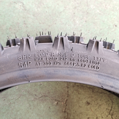 35%-55% Gummigehalt in Nylon-Motorradreifen110/70-17 für Vertriebspartner in Qingdao