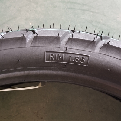 90/90-18 Motorradreifen mit 6pr/8pr Ply Rating und langlebigem Gehäuse