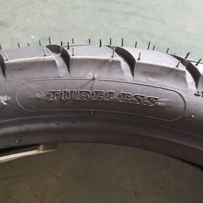 90/90-18 Motorradreifen mit 6pr/8pr Ply Rating und langlebigem Gehäuse