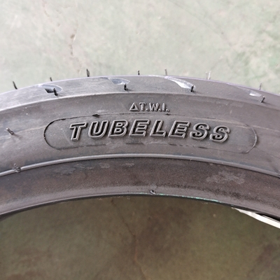 70/90-14 Motorradreifen mit natürlicher Gummihülle von Fachleuten