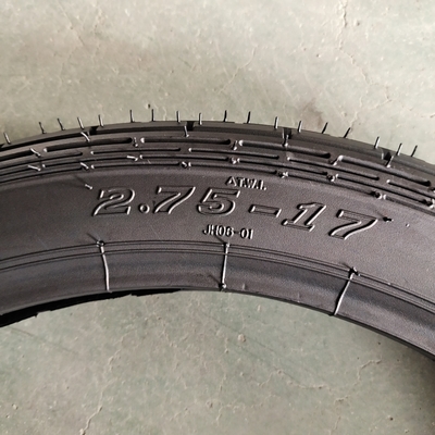 Rohrloser Reifen 2.75-17 Motorradreifen mit Reifengehäuse und Ladehafen Qingdao bereit