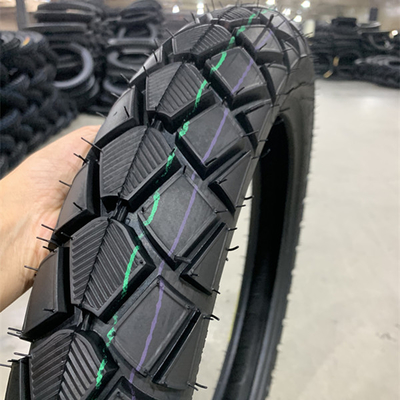 3.00-18 Motorradreifen Zugfestigkeit 10.5 Gehäuse für starke und langlebige Leistung