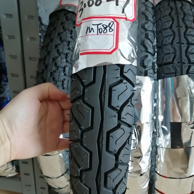 Erleben Sie überlegene Leistung mit unserem tiefen Muster Design Motorradreifen und Rohr