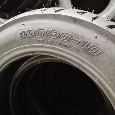 6pr/8pr Kautschukgehalt Rohrtyp Rohrlose Motorradreifen 100/90-10 mit Wettbewerb