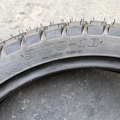 Reifengehäuse Motorradreifen 3.00-18 für Kundenanforderungen