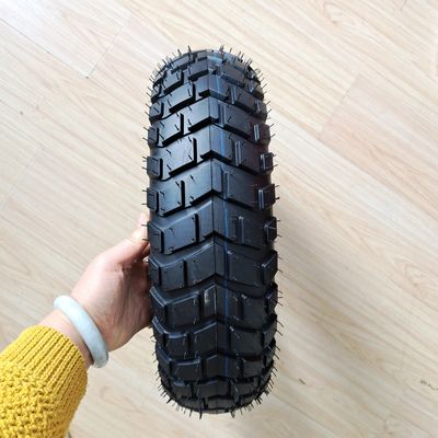 Überlegener Gummigehalt von 35% bis 55% 120/90-10 Motorradreifen zum Verkauf im Hafen von Qingdao