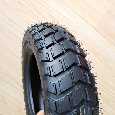 Überlegener Gummigehalt von 35% bis 55% 120/90-10 Motorradreifen zum Verkauf im Hafen von Qingdao