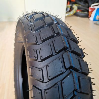 Überlegener Gummigehalt von 35% bis 55% 120/90-10 Motorradreifen zum Verkauf im Hafen von Qingdao