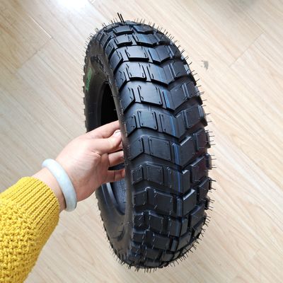 Überlegener Gummigehalt von 35% bis 55% 120/90-10 Motorradreifen zum Verkauf im Hafen von Qingdao