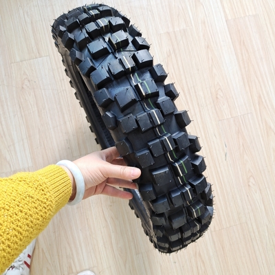Rohstoff Motorradreifen 110/90-18 Rohrloser Reifen für die Leistung