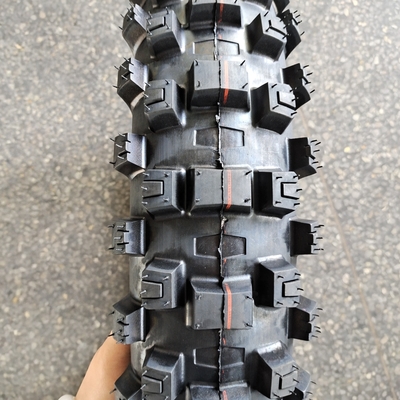Verkaufen Sie 110/100-18 Motorradreifen mit schwarzer Farbe und 6PR/8PR Ply Rating