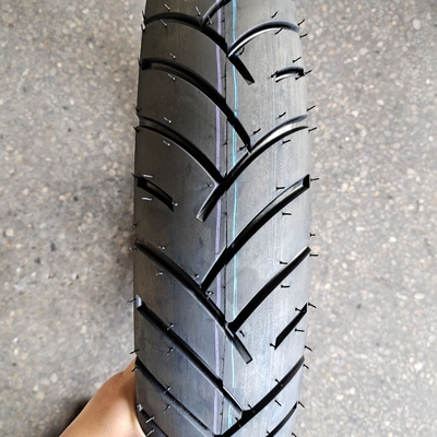 Super 110/80-17 Motorradreifen mit 35% bis 55% Gummigehalt und elastischem Gehäuse