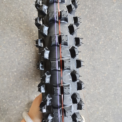 90/90-21 Motorradreifen mit 6PR/8PR Ply-Klassifizierung und schwarzer Farbe auf dem Markt