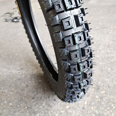 Lieferung Motorradreifen 3.00-17 mit Natur Gummi Stahl Nylon Rohstoff