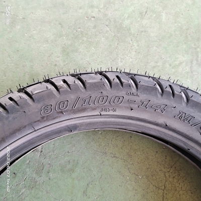 Akzeptabeler OEM-Motorradreifen aus Gummi 80/100-14 für die Garantie für das Reifengehäuse