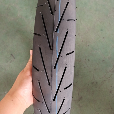 90/90-17 Motorradreifen mit Naturgummi Stahl Nylon Rohstoff