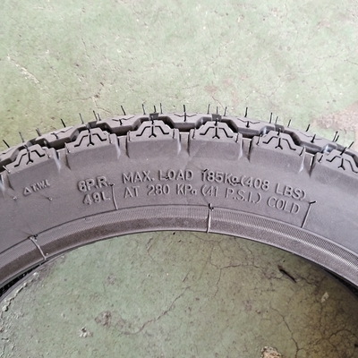 80/100-14 14-Zoll-Rohrloser Motorradreifen aus Naturkautschuk und akzeptablem OEM