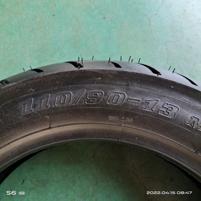 110/90-13 Motorradreifen Schwarzer Nylonreifen mit 6pr/8pr Ply-Klassifizierung