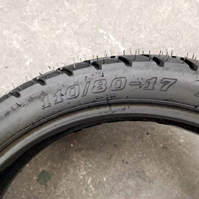 20000 KM Arbeitsdauer garantiert Motorradrohrlose Reifen 110/80-17 zum Ersetzen